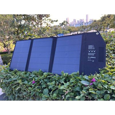 6-8 Stunden Ladezeit Klappbare Camping-Tasche Solarladegerät mit monokristallinem Silizium-Solarpanel